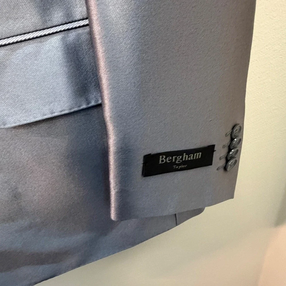 Bergham Taylor Made in Italy Metallic Silver Suit Set Blazer & Dress Slacks  NWT